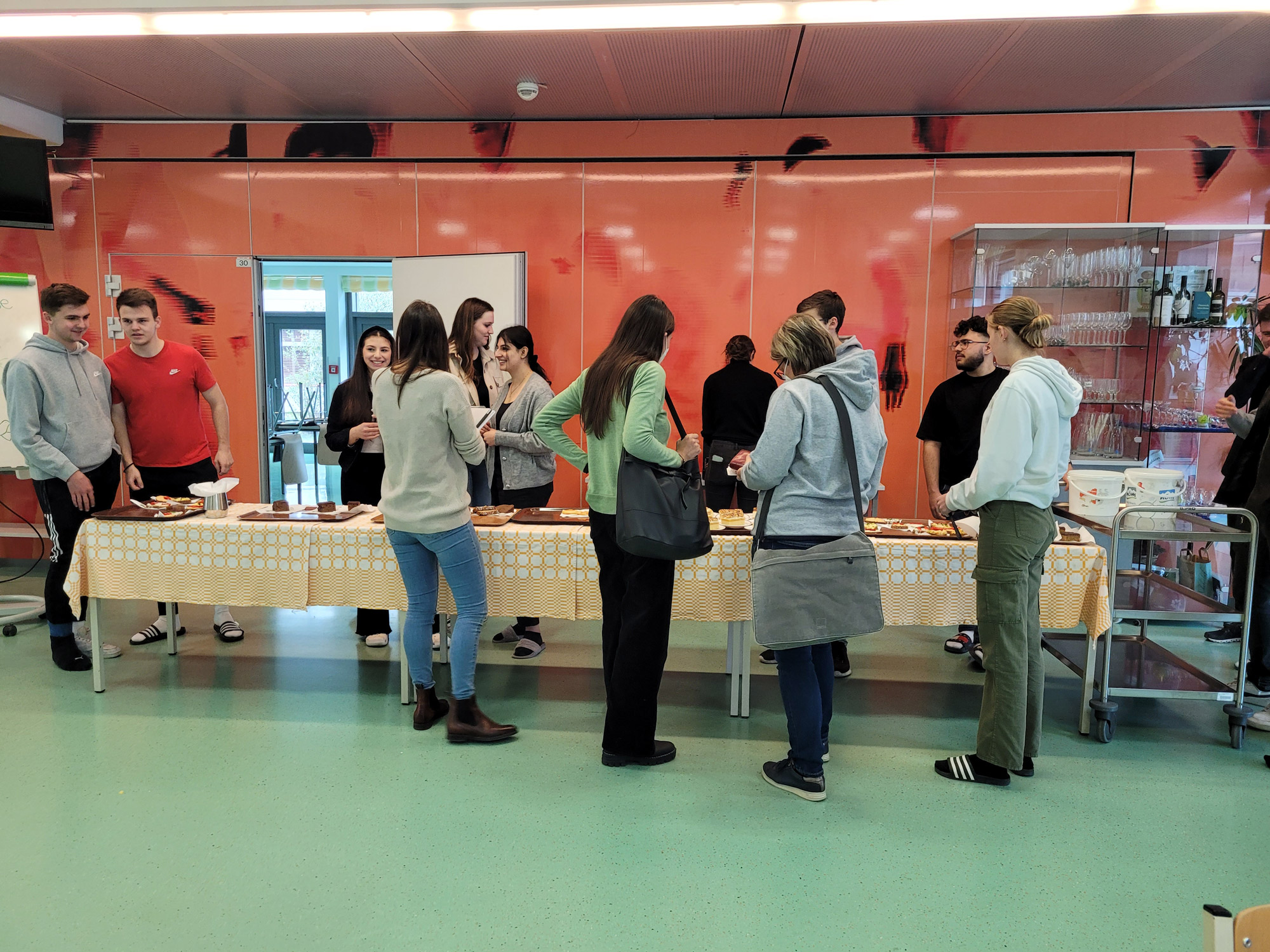 Schulübergreifendes Buffet für die Ukraine