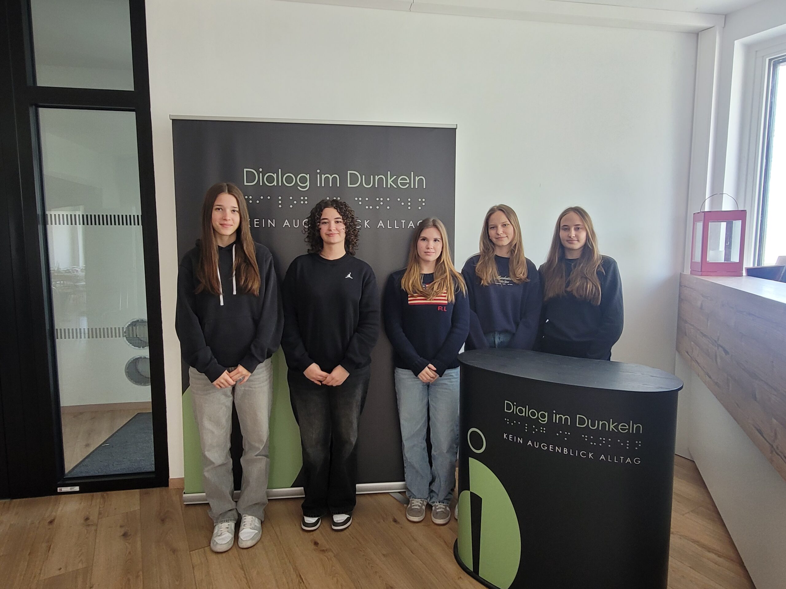 2BK besucht „Dialog im Dunkeln“